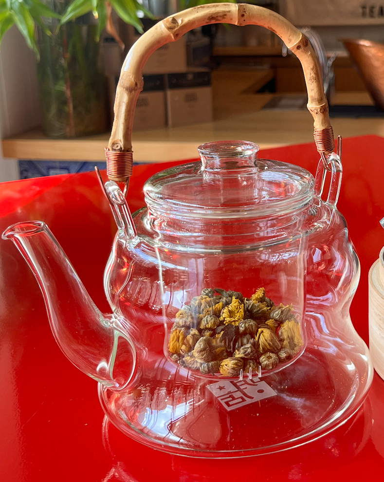 China Live Tea Pot